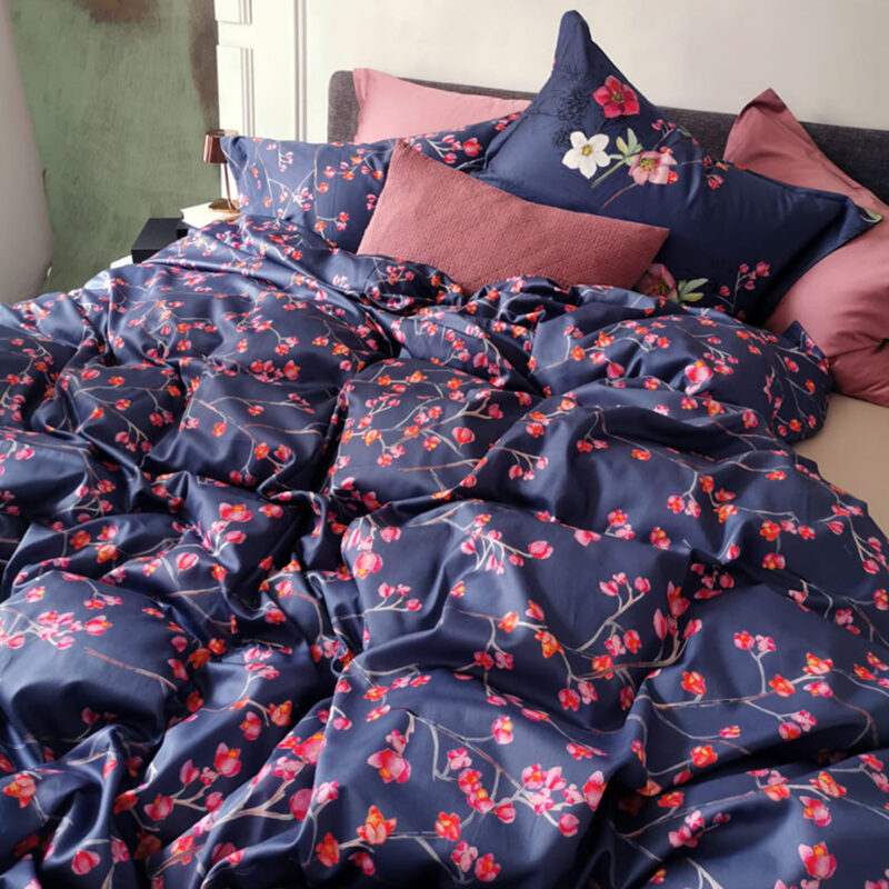 Комплект постельного белья DecoFlux INSPIRED DARK BLUE, растительный узор на тёмно-синем фоне